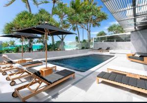 Πισίνα στο ή κοντά στο 18OB Absolute Beachfront - Noosa Main Beach