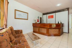 Posezení v ubytování Urbanview Hotel Griya Astoeti 2 Cisarua Puncak