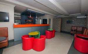 Φωτογραφία από το άλμπουμ του KSF Place Alaka σε Lagos