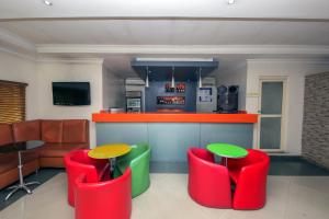 Φωτογραφία από το άλμπουμ του KSF Place Alaka σε Lagos