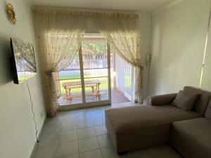 Χώρος καθιστικού στο Simbia Contractors Inn