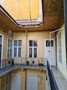 Budova, v ktorej sa apartmán nachádza