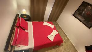 Posteľ alebo postele v izbe v ubytovaní Patras Golden Suite