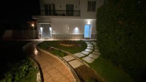 Vonkajšia záhrada v ubytovaní Patras Golden Suite