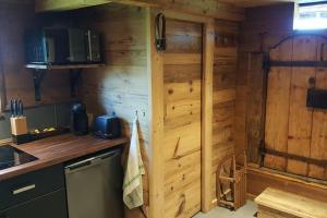 Kuchyňa alebo kuchynka v ubytovaní Gîte / chalet meublé pour 2 personnes le 1780