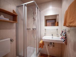 Koupelna v ubytování Landhaus Elfi + 21 fotografií