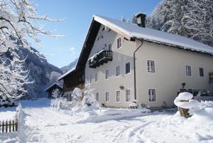 Ferienwohnung Bluntaumühle during the winter