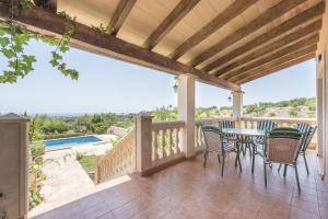 A balcony or terrace at Finca Es Reguerons Petit
