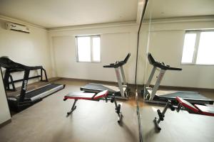Fitness centrum a/nebo fitness zařízení v ubytování Enrise by Sayaji Rewa