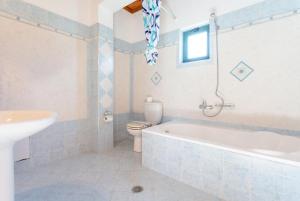 Kúpeľňa v ubytovaní Spiros Beach Villa