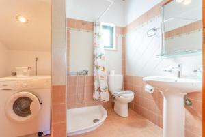 Kúpeľňa v ubytovaní Spiros Beach Villa