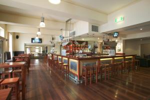 Majoituspaikan Mount Gambier Hotel baari tai lounge-tila