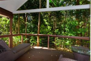 Songbirds Rainforest Retreat外面的花园