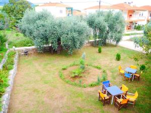 Vonkajšia záhrada v ubytovaní Blue Sky Villas