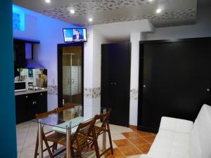 Kuchyňa alebo kuchynka v ubytovaní Blue Sky Villas + 27 fotografií