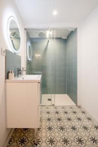 Koupelna v ubytování La Coquette - Tout confort - 100m du Canal - Calme - Wifi