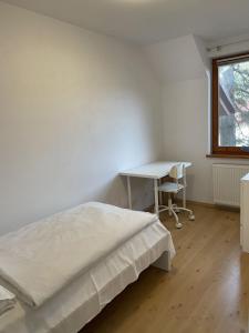 Zdjęcie z galerii obiektu Apartament Wysoki Pl. Św. Ambrożego 8 w Międzybrodziu Bialskim