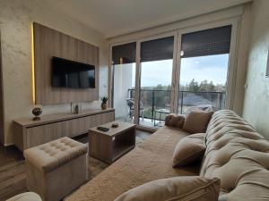 A television and/or entertainment centre at Modessa