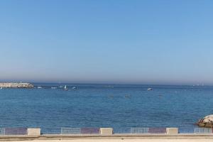 Fotografia z galérie ubytovania LES PIEDS DANS L'EAU VUE EXCEPTIONNELLE SUR LA MER v destinácii Marseille + 19 fotografií