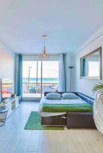 Fotografia z galérie ubytovania LES PIEDS DANS L'EAU VUE EXCEPTIONNELLE SUR LA MER v destinácii Marseille