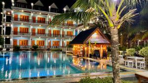 Bazén v ubytování Nakasang Paradise Hotel nebo v jeho okolí