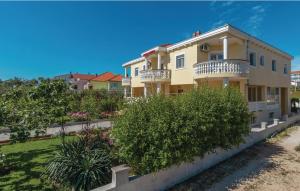 Zdjęcie z galerii obiektu Villa Kata apartments w mieście Zadar
