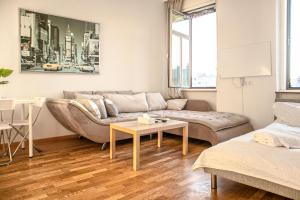 Posezení v ubytování Joyful 2BR Shared Apt Near Millenium Tower & Danube River
