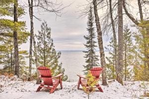 Cabin on Lake Superior about 11 Mi to Bayfield!