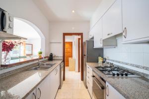Kuchyňa alebo kuchynka v ubytovaní Holiday Home Mila