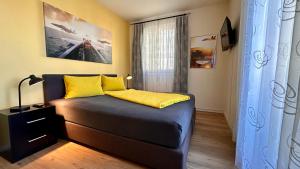 Rúm í herbergi á Hotel Movieworld