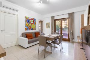 Ruang duduk di Budapest Design e Piscina +14 gambar