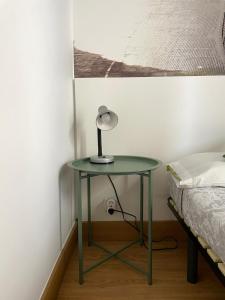 Postel nebo postele na pokoji v ubytování Gurtxu Rooms by Sun Sebastián