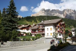 Nespecifikovaný výhled na hory nebo výhled na hory při pohledu z hotelu