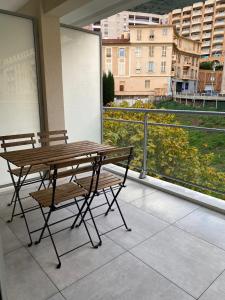 Balkon lub taras w obiekcie Monaco Grand Prix Nouveau