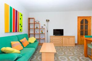 TV a/nebo společenská místnost v ubytování Sensacional piso junto al mar