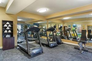 Fitness centrum a/nebo fitness zařízení v ubytování Best Western PLUS Mountain View Auburn Inn