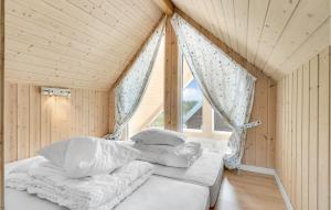 Cozy Home In Tranekær With Kitchen客房内的一张或多张床位