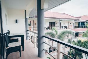 Balkón nebo terasa v ubytování Alona Northland Resort
