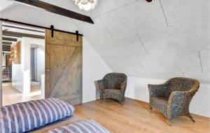 Posezení v ubytování Nice Apartment In Ringkøbing With Wifi