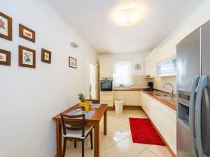 Küche/Küchenzeile in der Unterkunft Villa Beauty Luxury Vodice