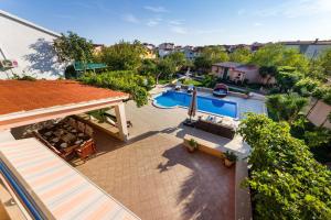 Der Swimmingpool an oder in der Nähe von Villa Beauty Luxury Vodice