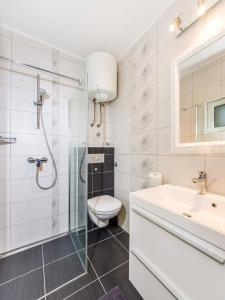 Ein Badezimmer in der Unterkunft Villa Beauty Luxury Vodice