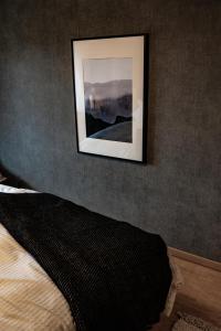 Postel nebo postele na pokoji v ubytování VILLA HUNDERT Boutique Mountainscape