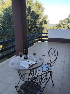 A balcony or terrace at Casa adossada de camp prop de la Costa Brava Még 17 kép
