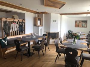Posezení v ubytování Hotel "Haus am Berg"