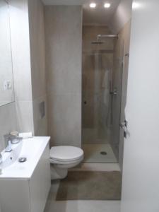 Koupelna v ubytování Erkel Rooftop Suites