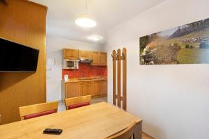 A kitchen or kitchenette at Casa Marcos n 30