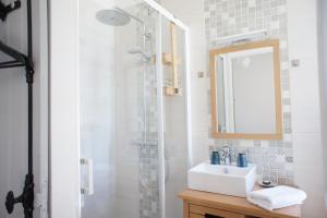 Koupelna v ubytování MAS TERRE Chambres d'Hôtes