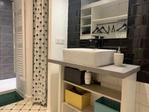 Łazienka w obiekcie Studio cosy en plein centre historique de Rennes