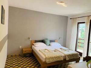 Ένα ή περισσότερα κρεβάτια σε δωμάτιο στο Rooms in Starigrad-Paklenica with terrace, air conditioning, WiFi 627-6 +16 φωτογραφίες